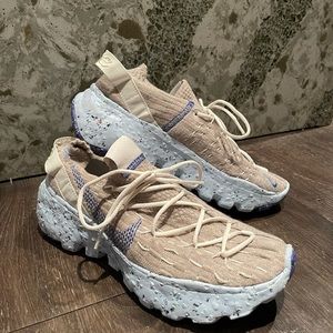 Women’s space hippie sz 8